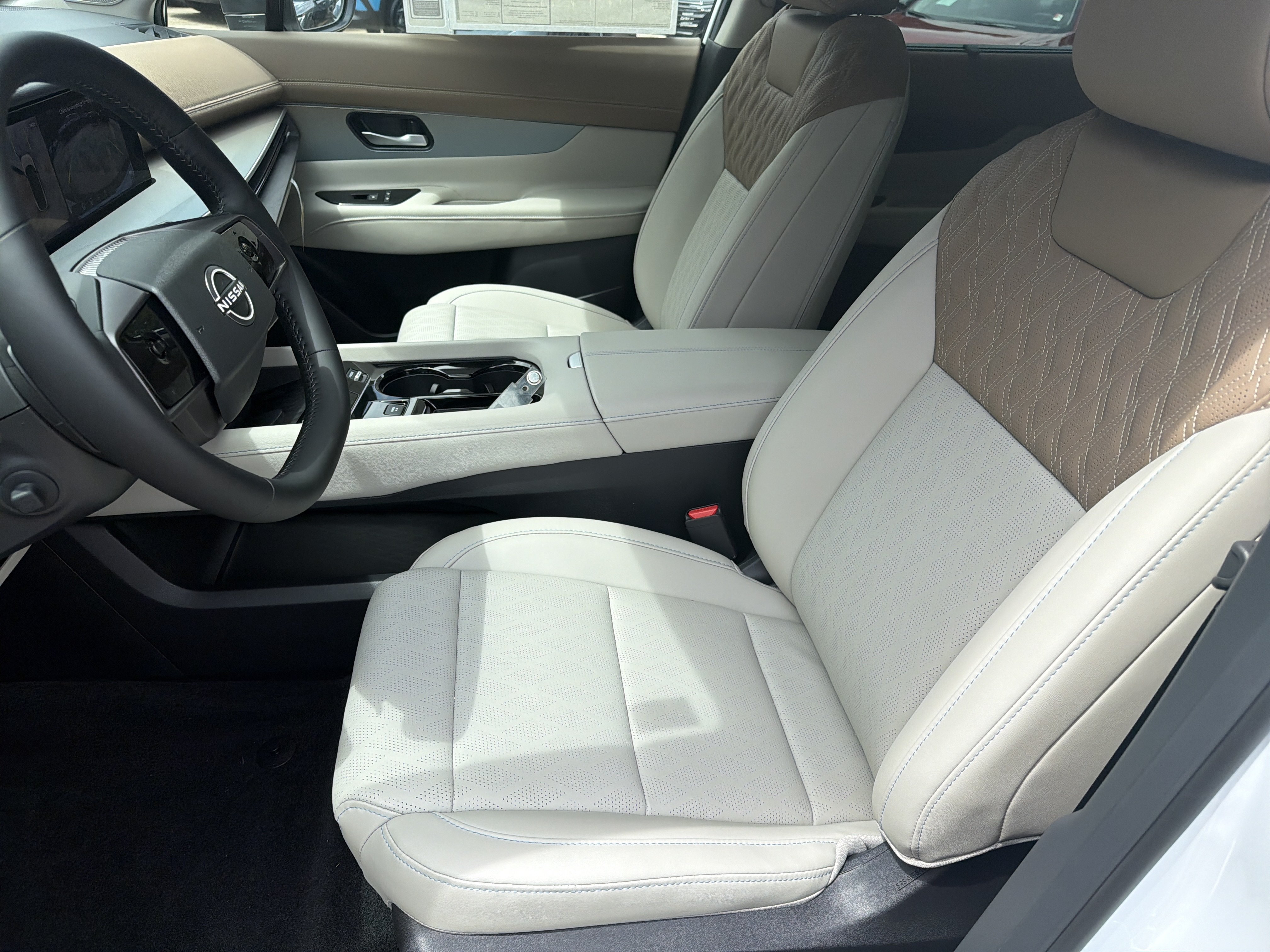 New 2026 Everest White Pearl Tricoat Nissan Platinum image 10
