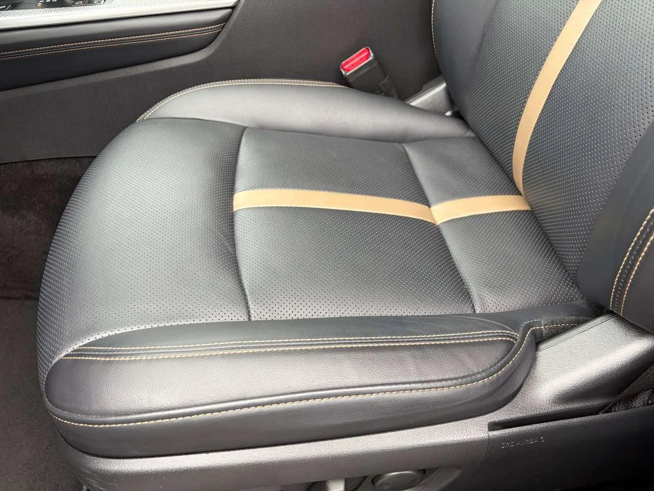 Used 2024 Artisan Red Crystal Metallic Mazda GT Save at the pump with a PHEV! Top of the line GT model. Check it out image 26