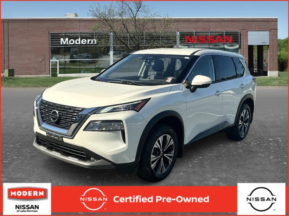 Used 2021 Pearl White Tricoat Nissan SV image 1
