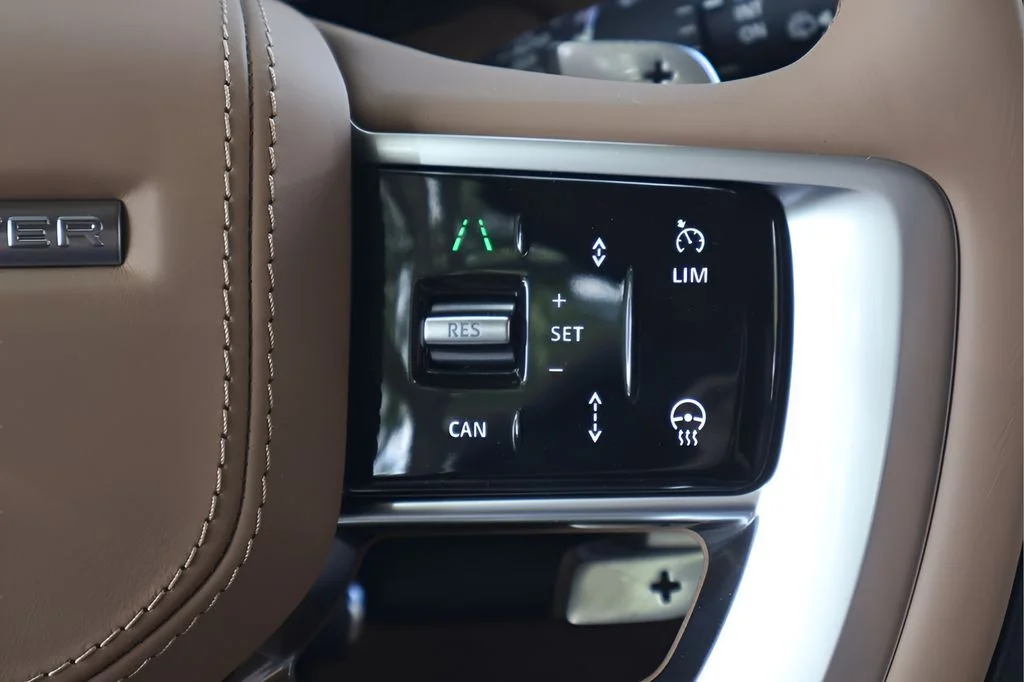 New 2026 Belgravia Green Land Rover SE image 20
