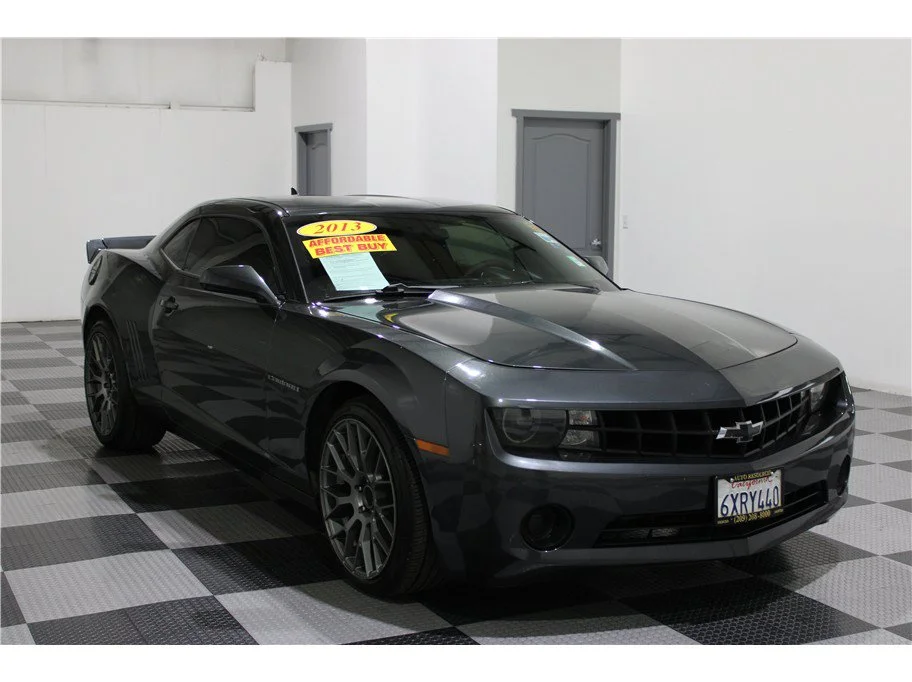 Used 2013 Ashen Gray Metallic Chevrolet LS image 3