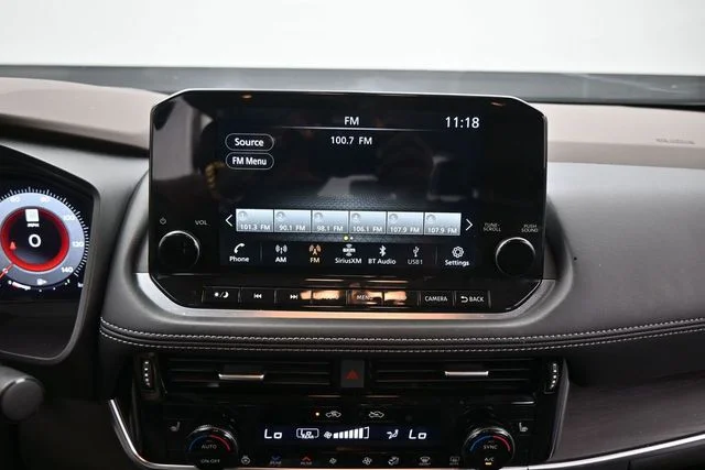 Used 2023 Black Nissan Platinum image 24