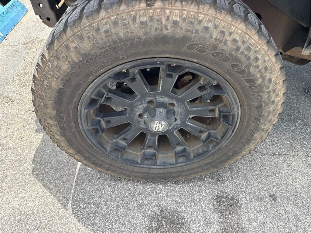 Used 2010 Gray Jeep Unlimited Sport image 4