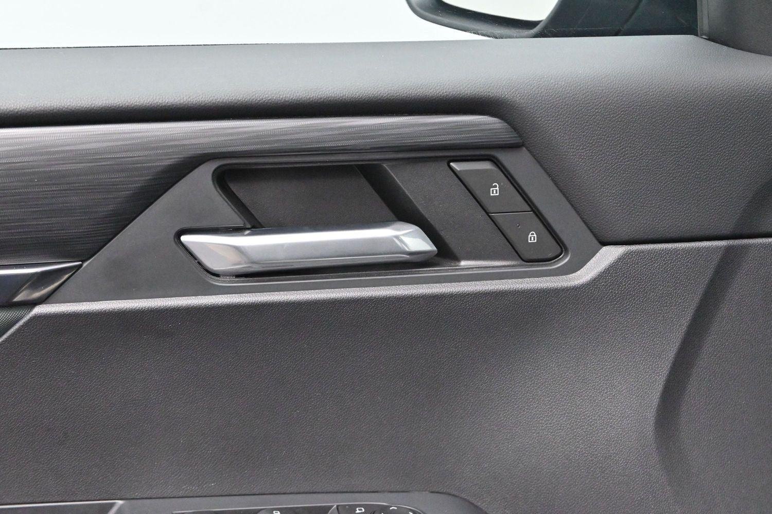 Used 2025 Sterling Metallic GMC AT4 image 12