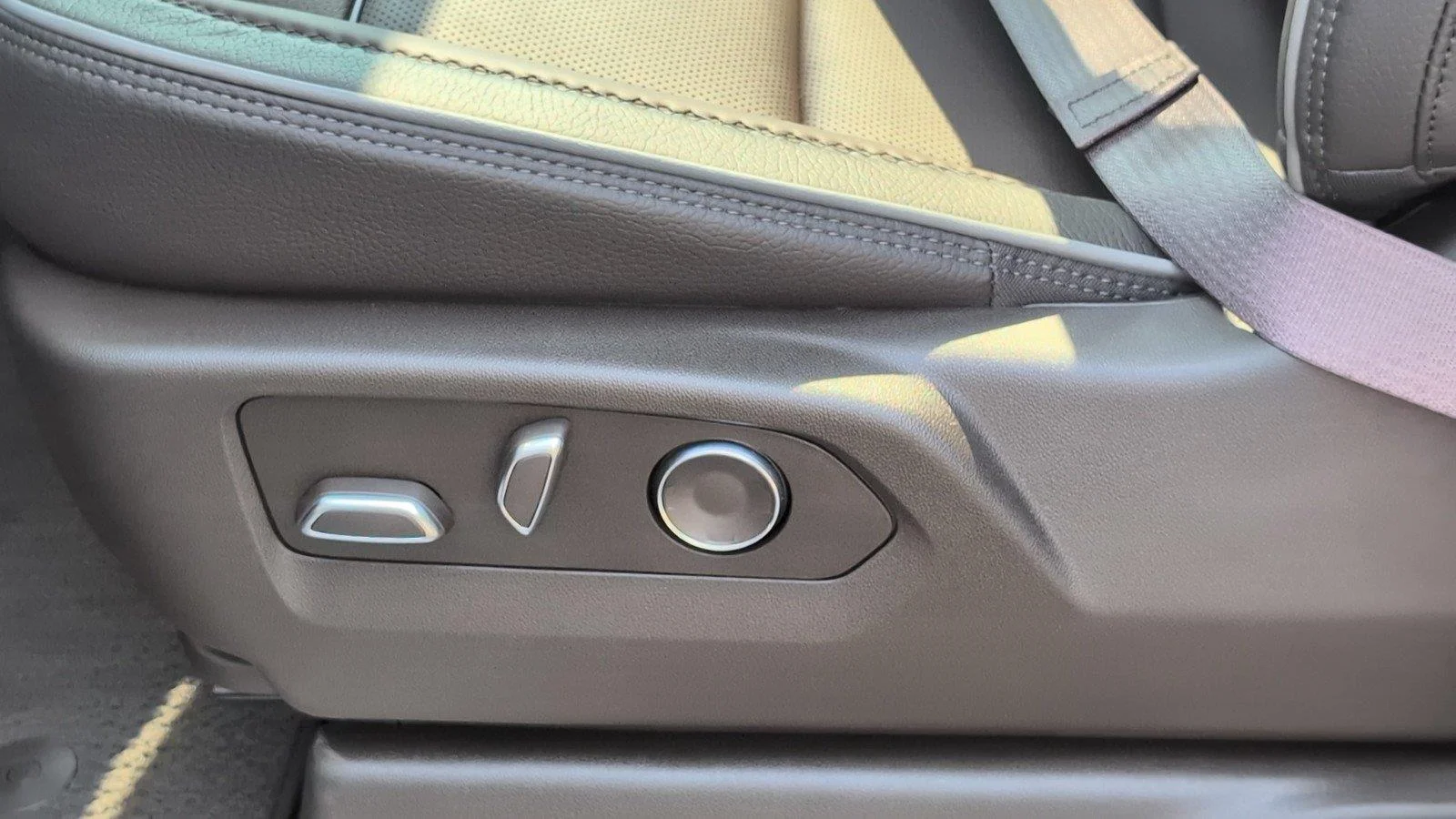 New 2026 Sterling Metallic GMC Denali image 19