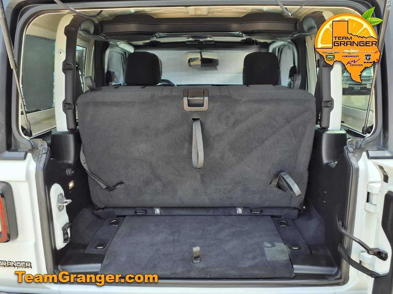 Used 2020 White Jeep Sport S image 9