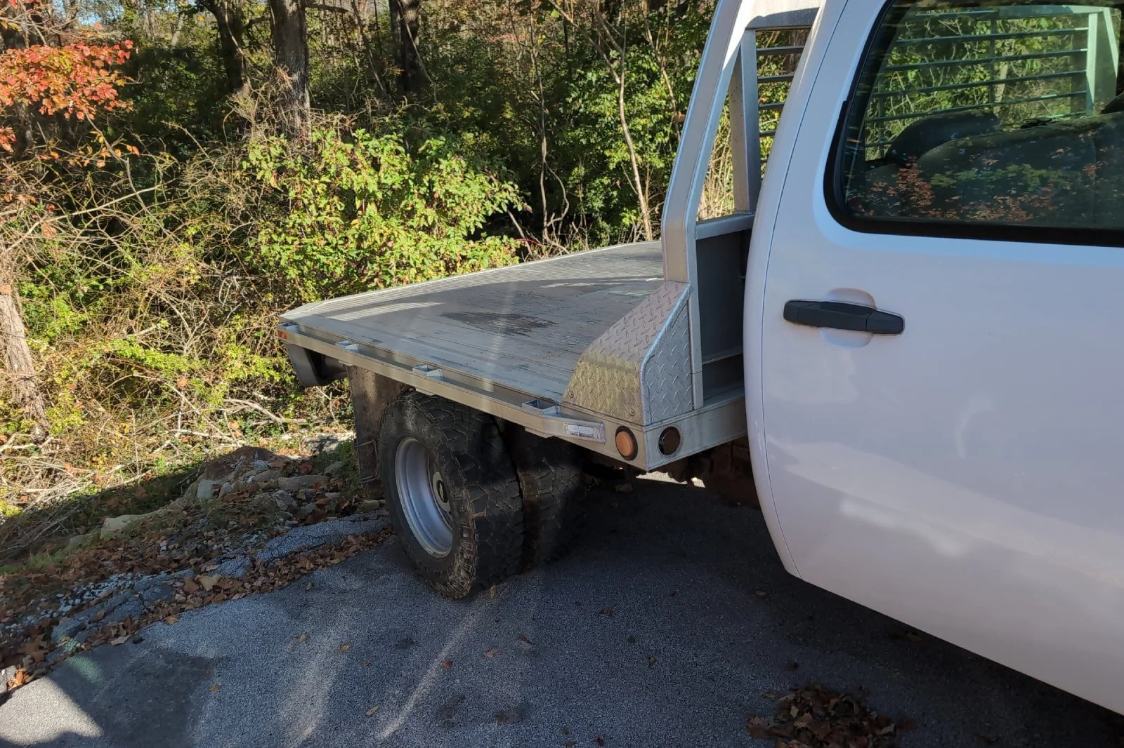 Used 2011 SUMMIT WHITE Chevrolet WT image 4