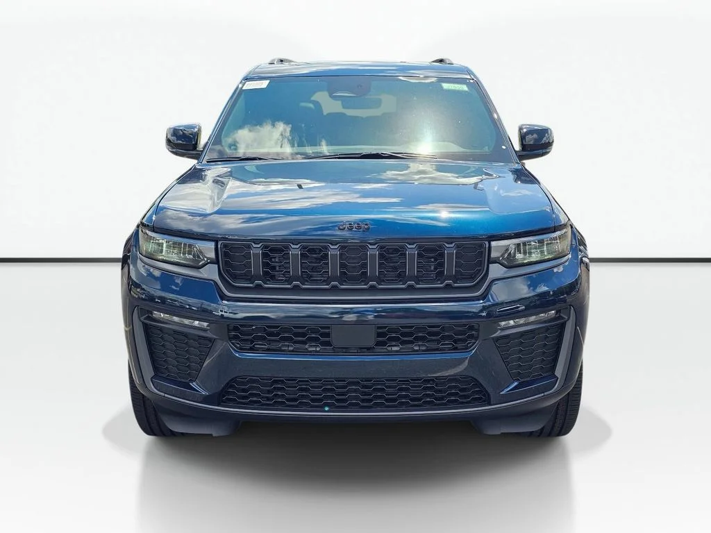 New 2027 Fathom Blue Pearl-Coat Paint Jeep Limited image 2