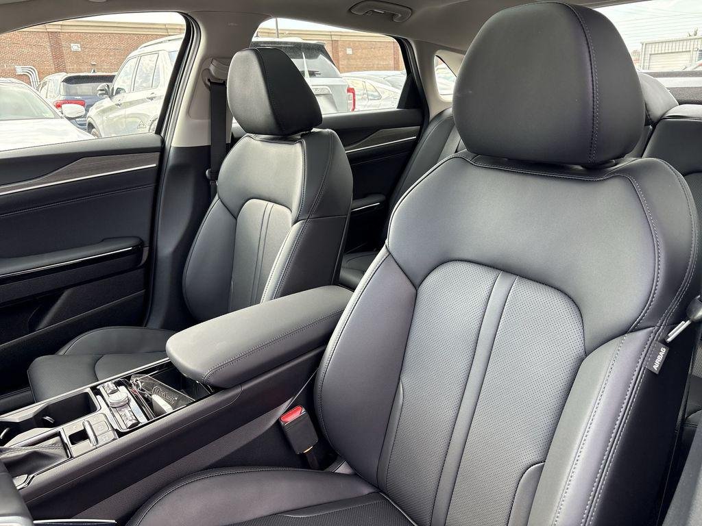 2025 Kia K5 EX - Photo 13