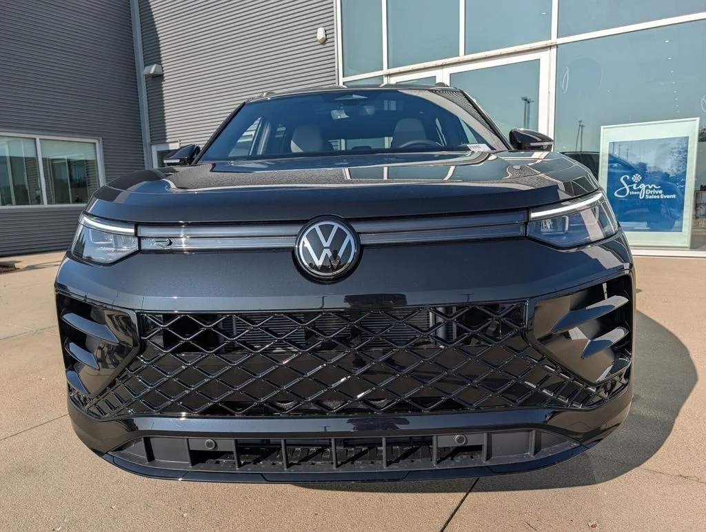 New 2026 Black Volkswagen SE R-Line Black image 9