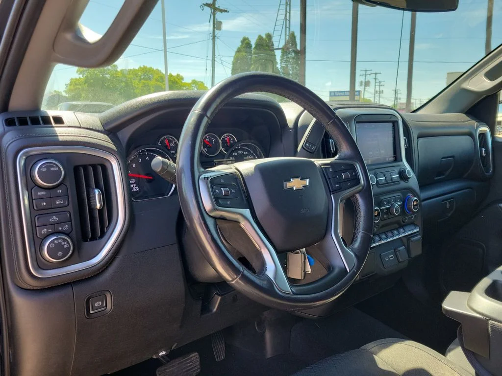 2020 Chevrolet Silverado 1500 LT - Photo 19