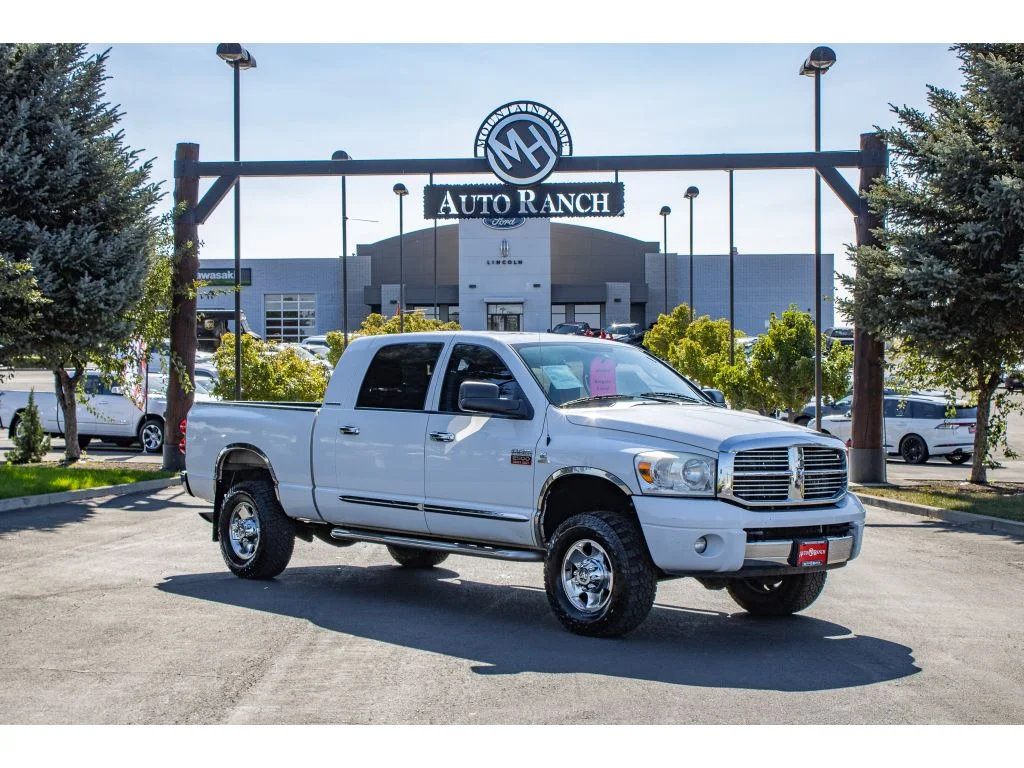 Used 2007 Bright White Clearcoat Dodge Laramie image 1