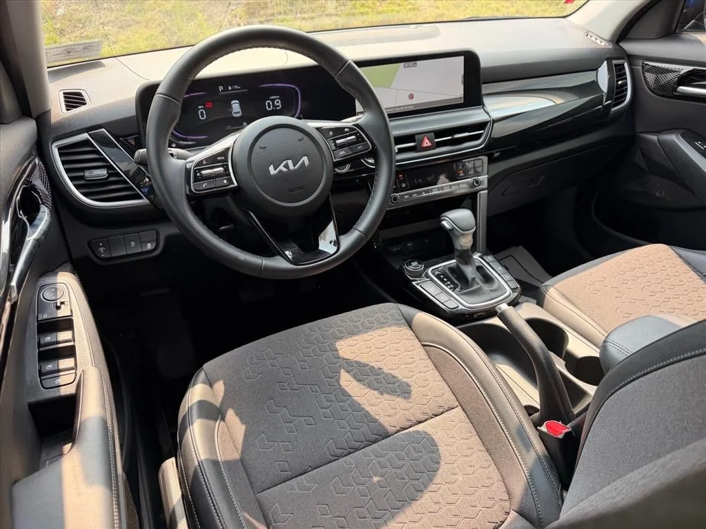 Used 2025 Blue Kia S image 7