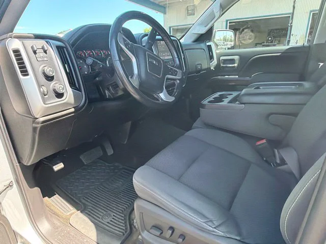 Used 2018 Quicksilver Metallic GMC SLE image 19
