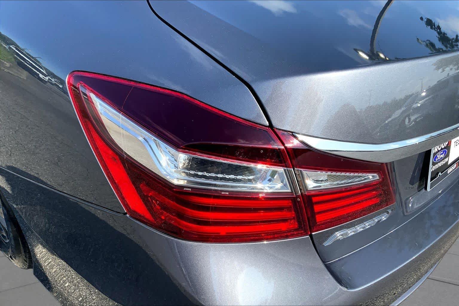 Used 2017 Modern Steel Metallic Honda LX image 27
