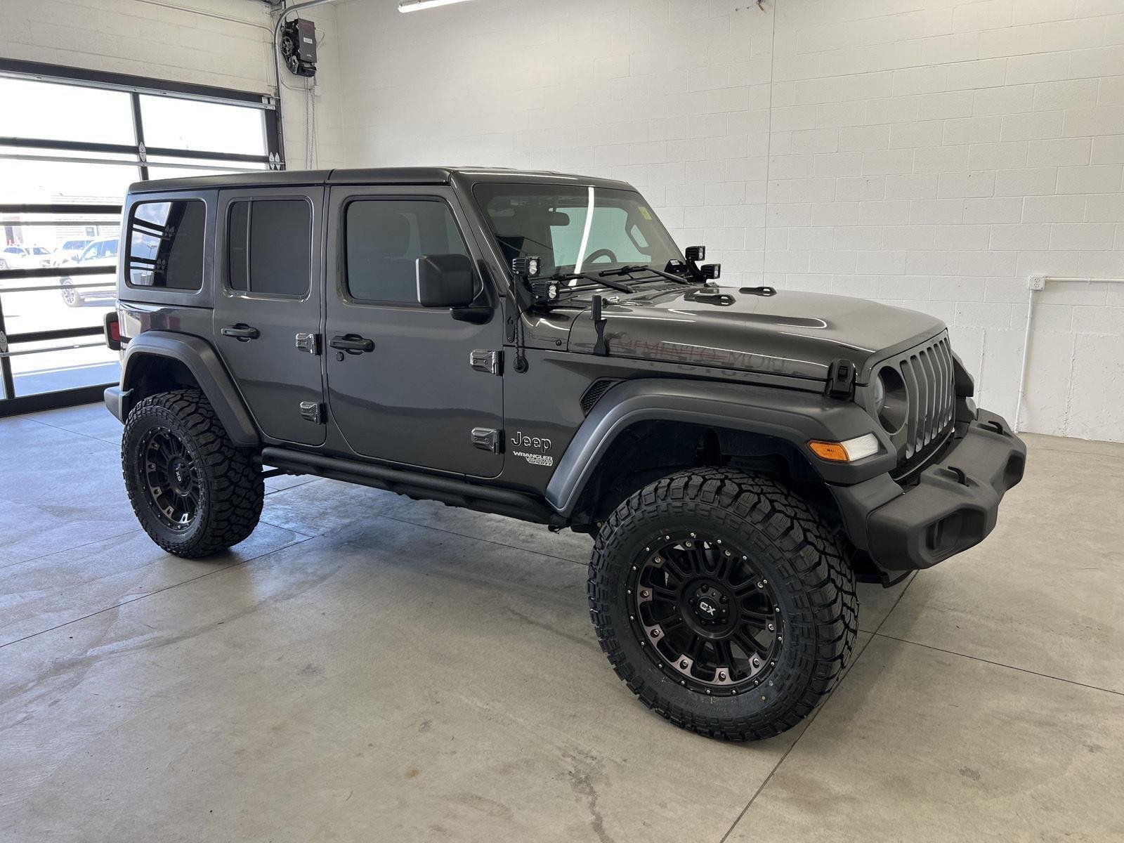 Used 2019 Granite Crystal Metallic Clearcoat Jeep Sport S image 5