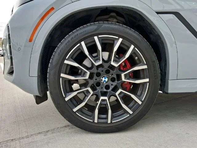 Used 2025 Gray BMW xDrive40i image 29