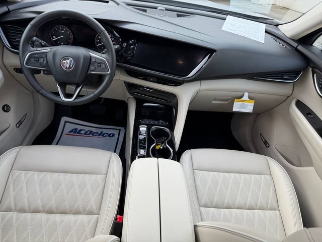 Used 2023 WHITE FROST TRICOAT Buick Avenir image 21