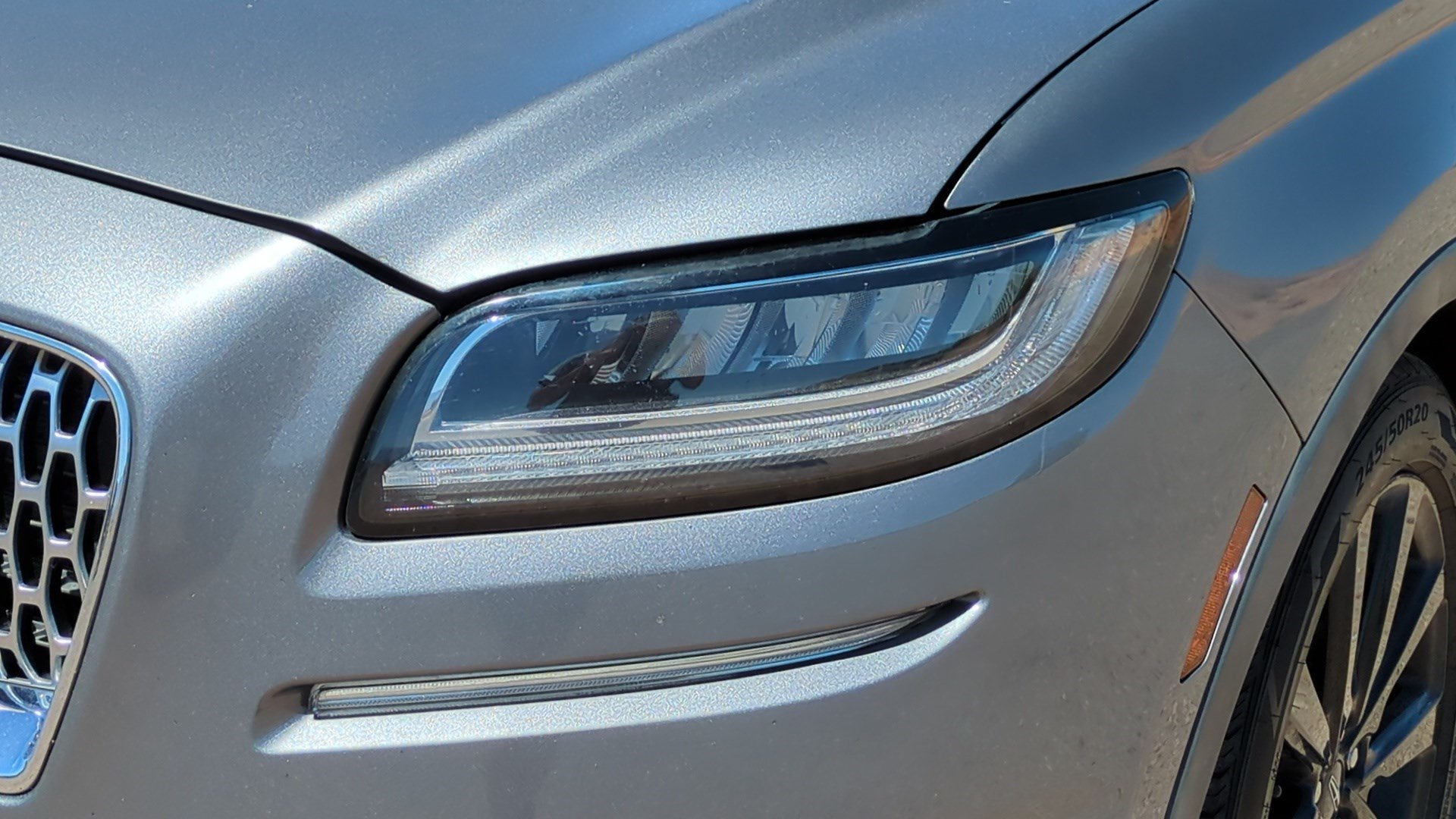 Used 2022 Gray Metallic Lincoln Reserve image 9