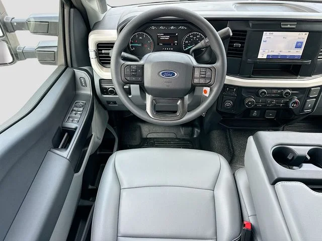 New 2026 Oxford White Ford XL image 15