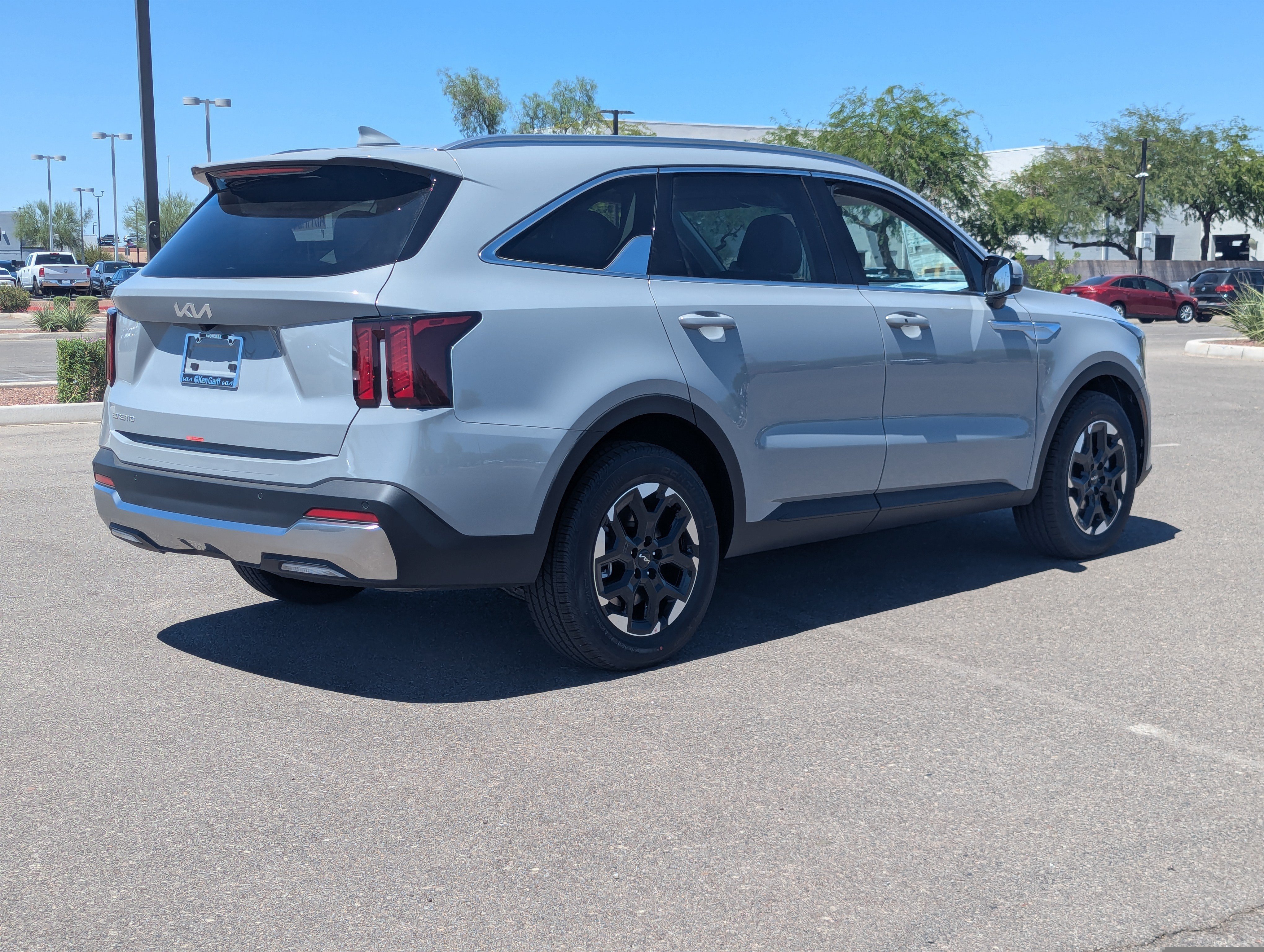 New 2026 Wolf Gray Kia S image 4