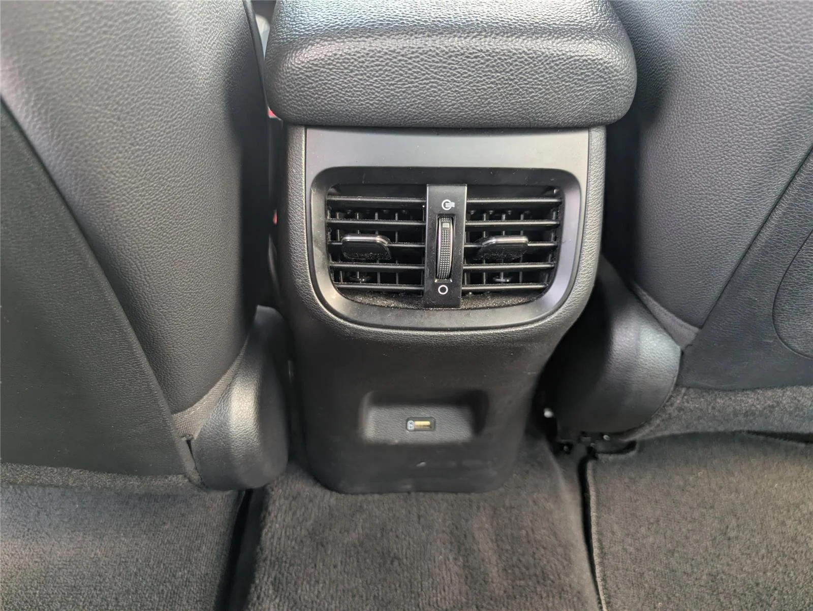 Used 2022 Currant Red Kia GT image 22