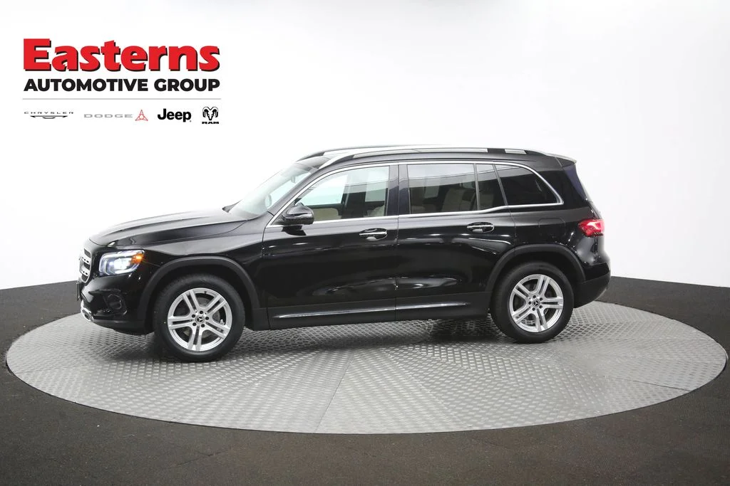 Used 2021 Black Mercedes-Benz GLB 250 image 55