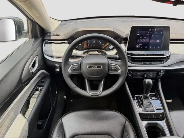Used 2022 Bright White Clearcoat Jeep Latitude image 16