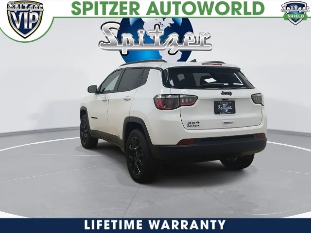 New 2026 Bright White Clear-Coat Exterior Paint Jeep Altitude image 12