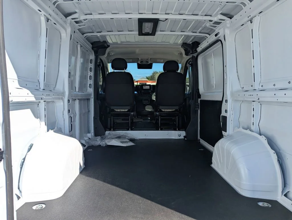 New 2026 Bright White Clear-Coat Exterior Paint RAM Tradesman image 10