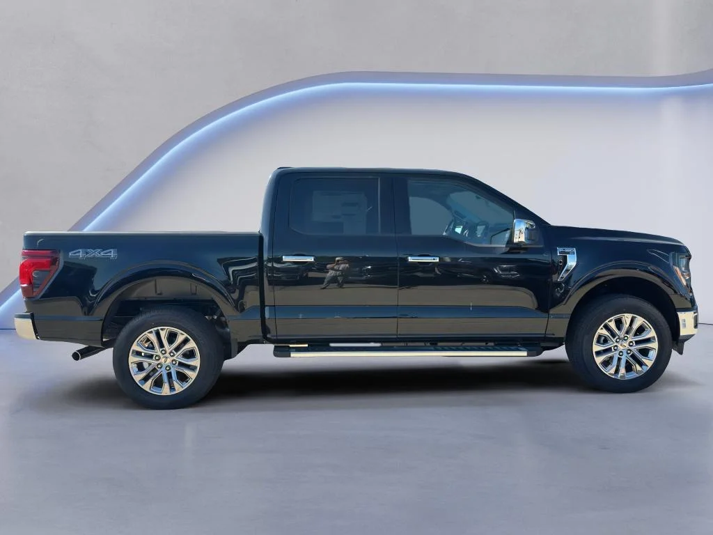 New 2026 Agate Black Metallic Ford XLT image 5