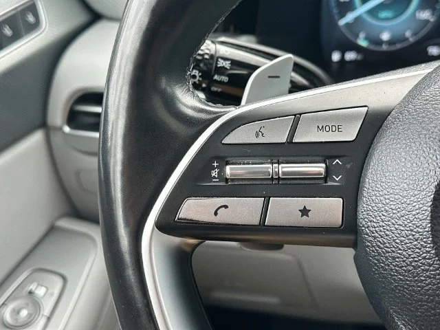 Used 2023 Silver Hyundai SEL image 25