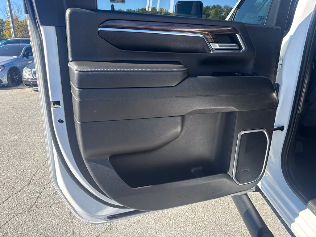 Used 2024 White Chevrolet LT image 25