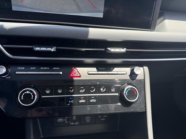 2025 Hyundai Sonata SE - Photo 22