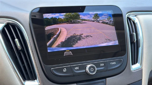 Used 2019 SUMMIT WHITE Chevrolet LT image 27