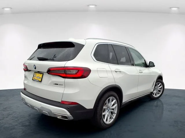 Used 2023 White BMW xDrive40i image 8