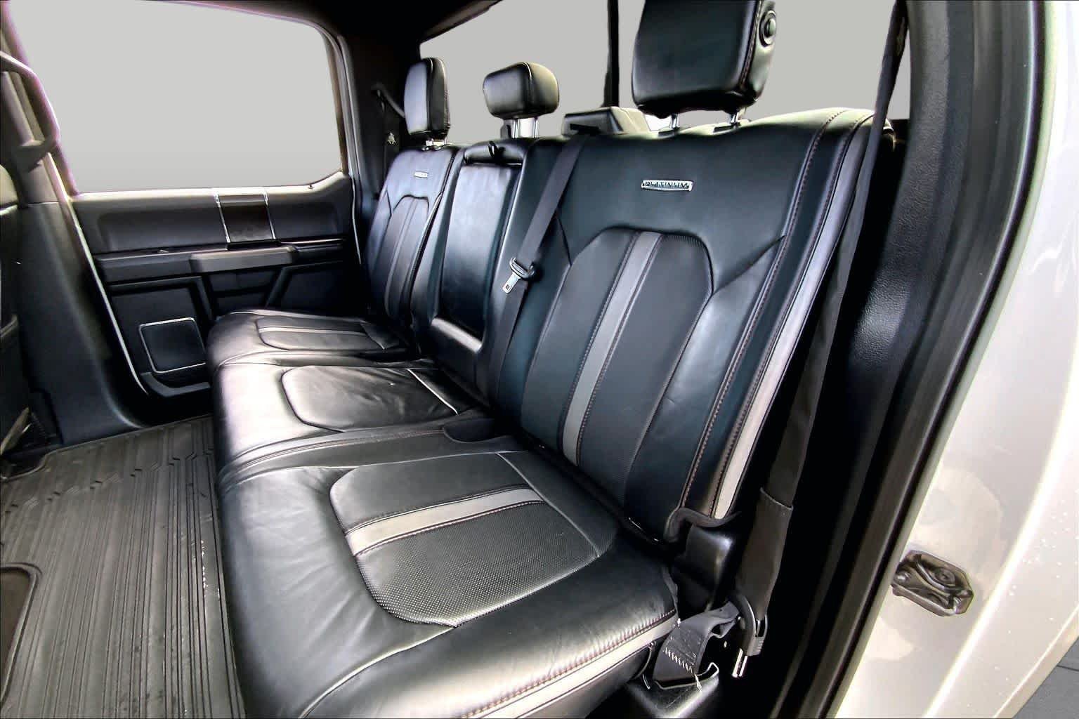 Used 2019 White Platinum Metallic Tri-Coat Ford Platinum image 19