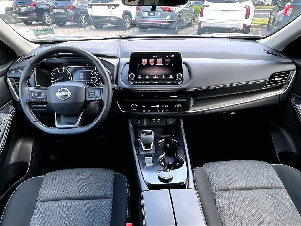 Used 2025 Silver Nissan SV image 21
