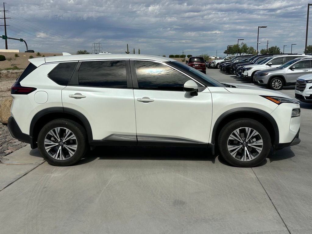 2023 Nissan Rogue SV photo 2