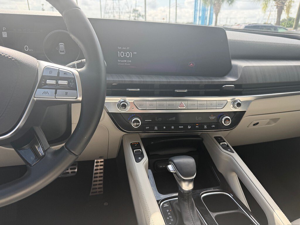 Used 2023 Glacial White Pearl Kia SX image 12