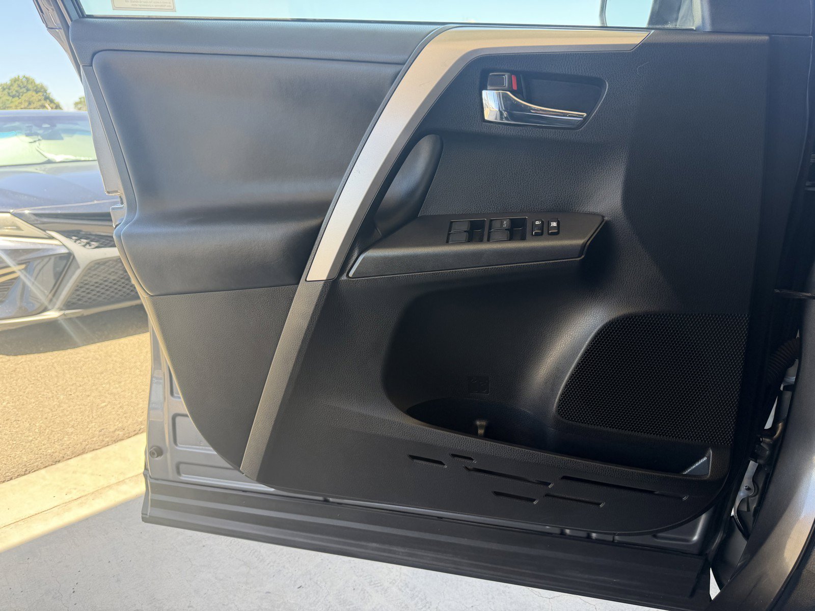 Certified Used 2018 Magnetic Gray Metallic Toyota XLE image 18
