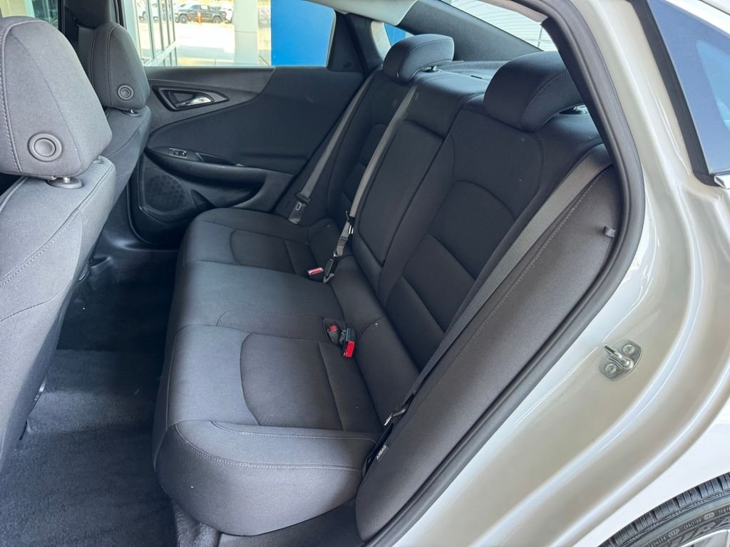 Used 2025 White Chevrolet LT image 19