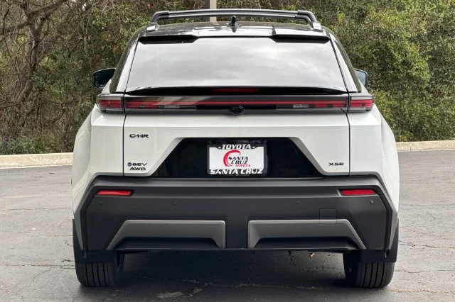 New 2026 Wind Chill Pearl with Midnight Black Metallic roof <sup>1</sup> Toyota  XSE image 5