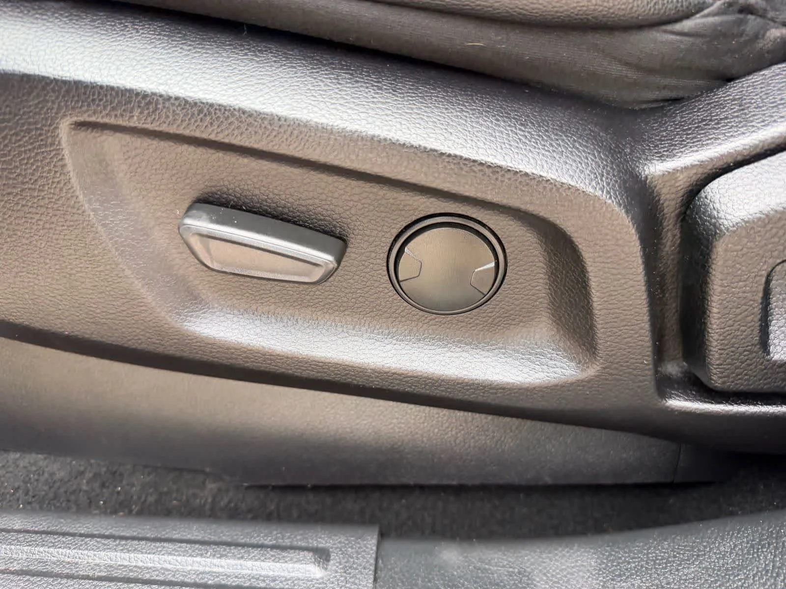 Used 2020 Oxford White Ford LARIAT image 13