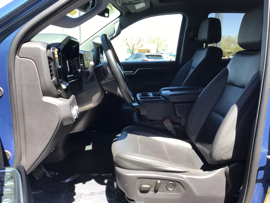 2024 GMC Sierra 1500 SLT - Photo 12
