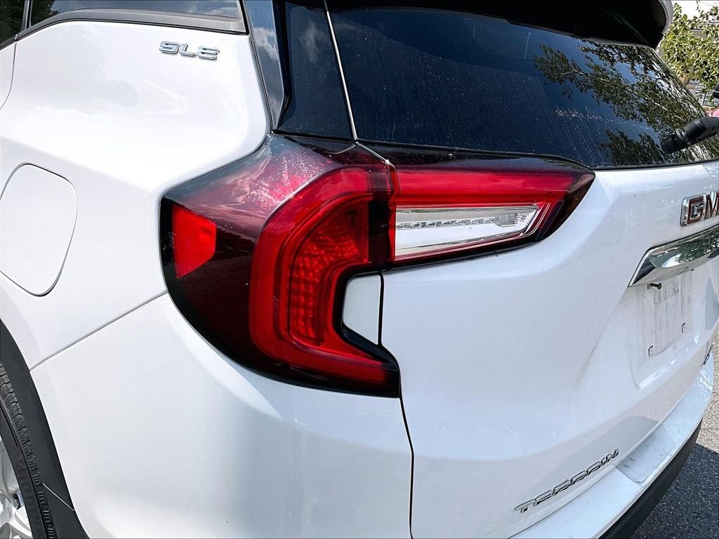 Used 2024 Summit White GMC SLE image 30