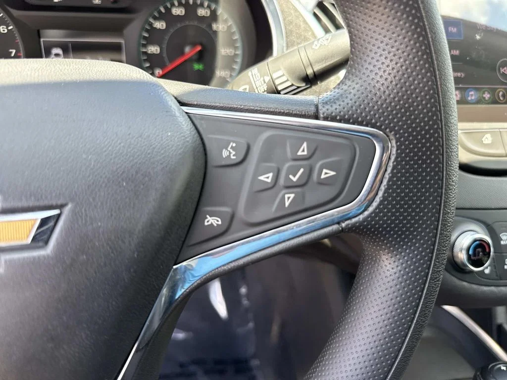 Used 2020 Gray Chevrolet LT image 34