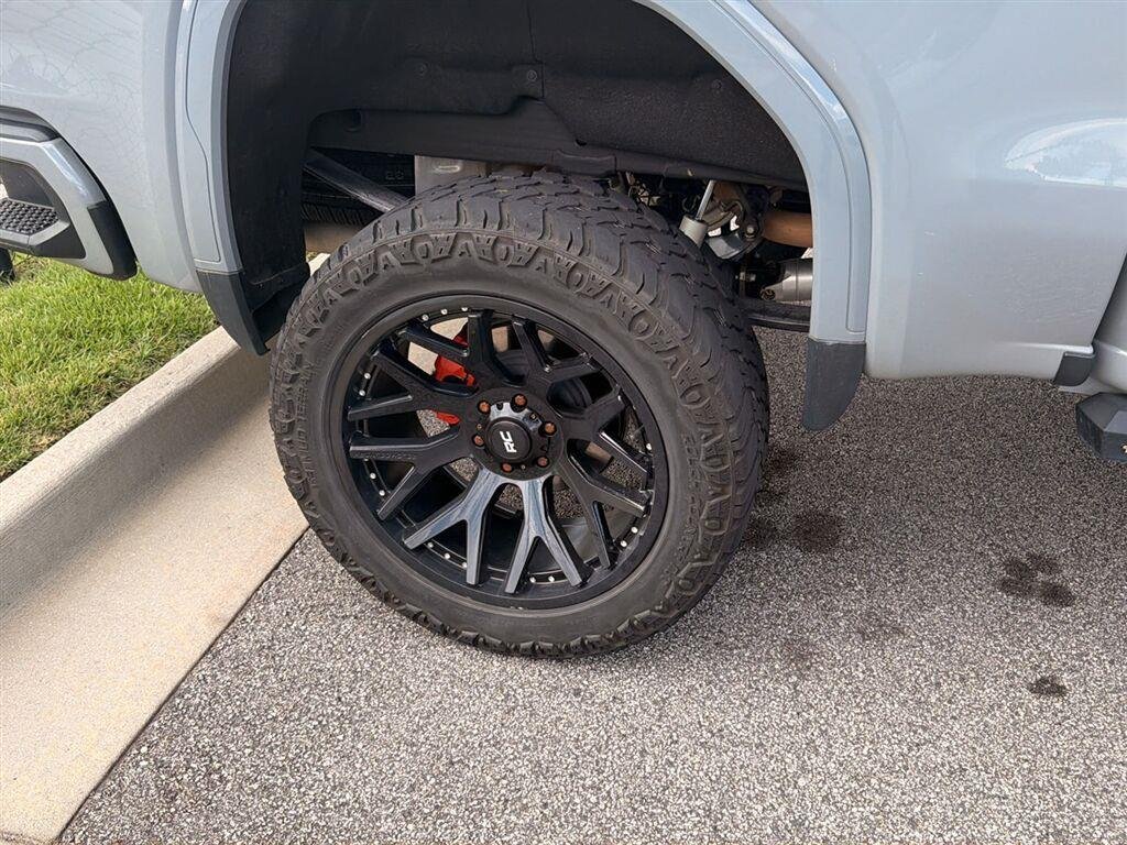 Used 2024 Thunderstorm Gray GMC Elevation image 8