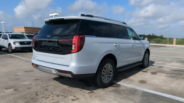 New 2026 Space Silver Metallic Ford Platinum® image 94