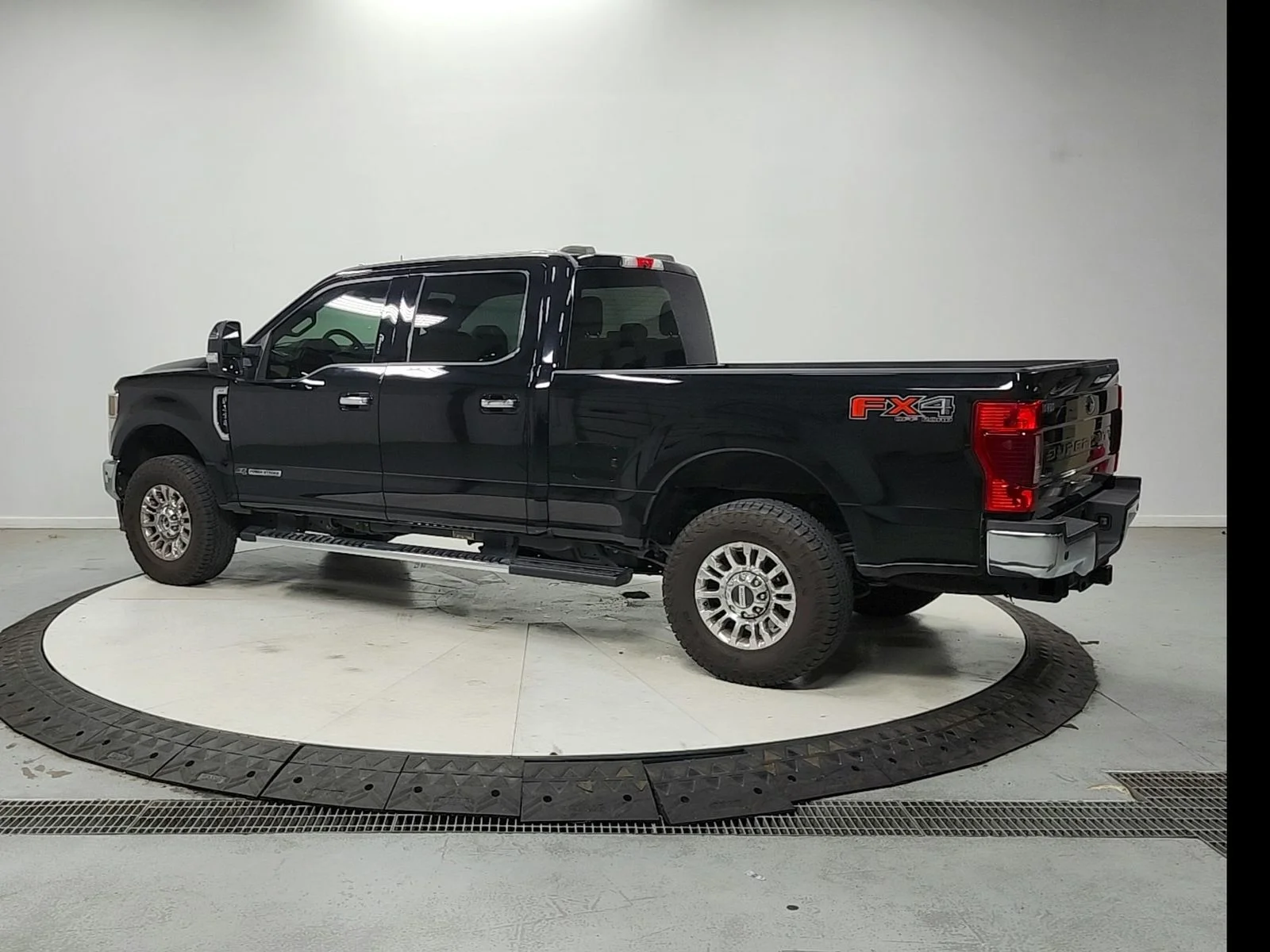 Used 2021 Black Ford XLT image 6